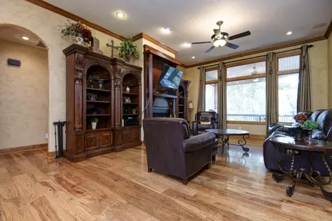 Living - 6116 S Danforth Ave, Springfield, MO 65804 photo 2 of 4