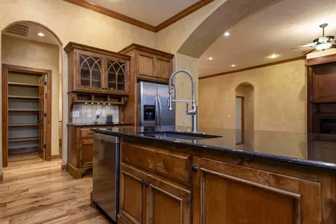 Kitchen - 6116 S Danforth Ave, Springfield, MO 65804 photo 4 of 5