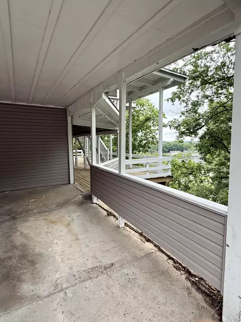 Exterior - 802 S 5th St, Branson, MO 65616 photo 1 of 4