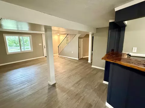 Living - 802 S 5th St, Branson, MO 65616 photo 3 of 6