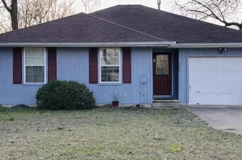 2015 N Benton Ave, Springfield, MO 65803