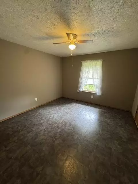 2015 N Benton Ave, Springfield, MO 65803 photo 4