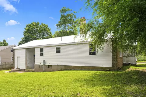 Exterior - 409 E Olive St, Bolivar, MO 65613 photo 8 of 9