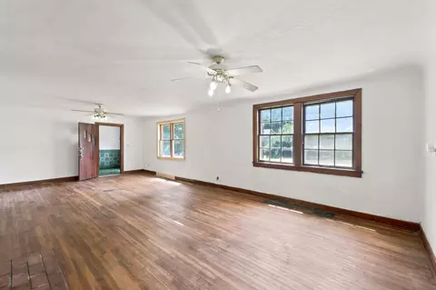 Living - 409 E Olive St, Bolivar, MO 65613 photo 3 of 4