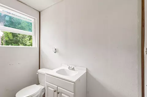 Bath - 409 E Olive St, Bolivar, MO 65613 photo 1 of 2