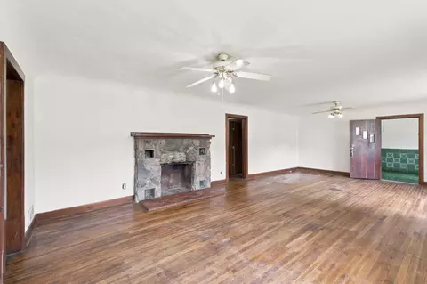 Living - 409 E Olive St, Bolivar, MO 65613 photo 4 of 4