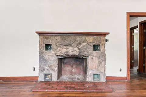 Living - 409 E Olive St, Bolivar, MO 65613 photo 1 of 4
