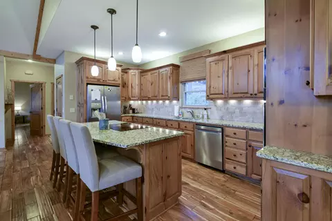 Kitchen - 25318 Riverside Ln, Shell Knob, MO 65747 photo 2 of 4