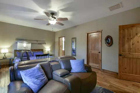 Bedroom - 25318 Riverside Ln, Shell Knob, MO 65747 photo 7 of 8