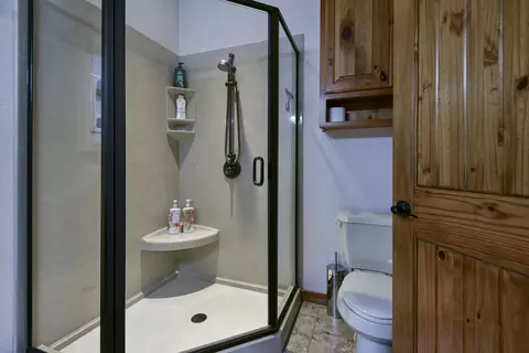 Bath - 25318 Riverside Ln, Shell Knob, MO 65747 photo 5 of 6