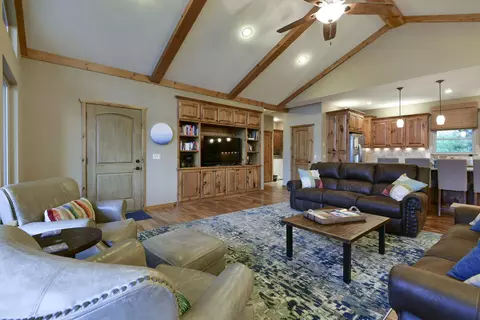 Living - 25318 Riverside Ln, Shell Knob, MO 65747 photo 3 of 4