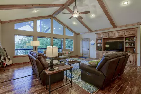 Living - 25318 Riverside Ln, Shell Knob, MO 65747 photo 2 of 4