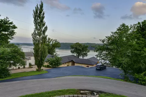 Exterior - 25318 Riverside Ln, Shell Knob, MO 65747 photo 4 of 9