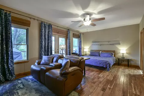 Bedroom - 25318 Riverside Ln, Shell Knob, MO 65747 photo 5 of 8