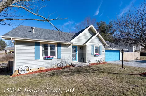 Exterior - 1509 E Hartley St, Ozark, MO 65721 photo 5 of 16