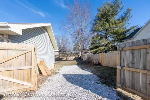 Exterior - 1509 E Hartley St, Ozark, MO 65721 photo 7 of 16
