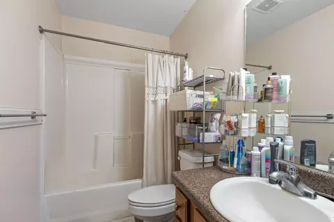 Bath - 278 280 Forest Ln, Branson, MO 65616 photo 3 of 4