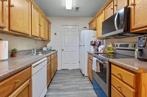 Kitchen - 278 280 Forest Ln, Branson, MO 65616 photo 2 of 2