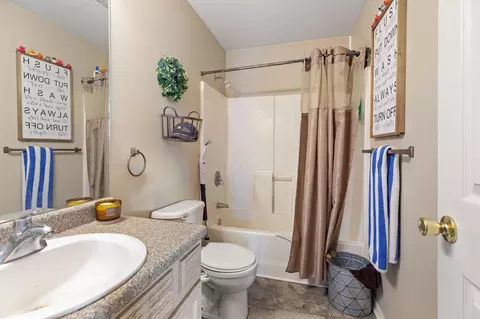 Bath - 278 280 Forest Ln, Branson, MO 65616 photo 1 of 4