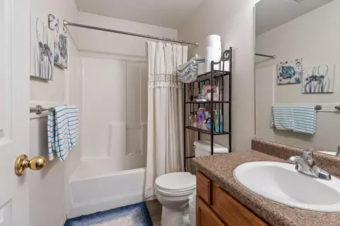Bath - 278 280 Forest Ln, Branson, MO 65616 photo 4 of 4
