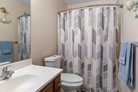 Bath - 296 298 Forest Ln, Branson, MO 65616 photo 2 of 4
