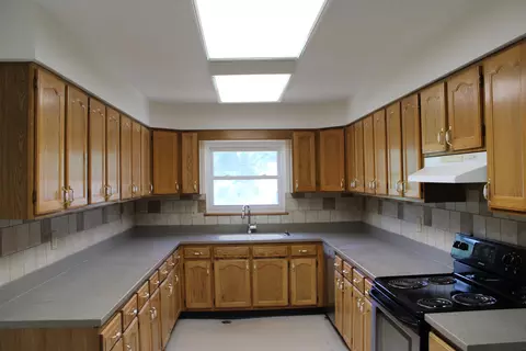 Kitchen - 3110 S Lakeside Ave, Springfield, MO 65804 photo 1 of 5