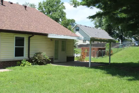 Exterior - 3110 S Lakeside Ave, Springfield, MO 65804 photo 7 of 8