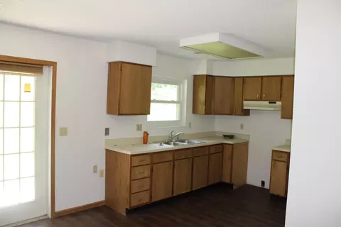 Kitchen - 3110 S Lakeside Ave, Springfield, MO 65804 photo 4 of 5
