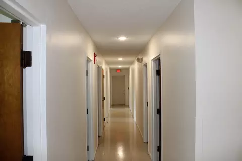 Entry Way - 3110 S Lakeside Ave, Springfield, MO 65804 photo 2 of 5