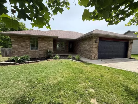 1904 S 14th Ave, Ozark, MO 65721