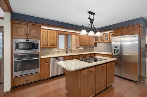 635 Valley View Dr, Mount Vernon, MO 65712
