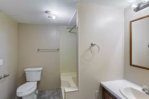 Bath - 101 Snooks Rd, Exeter, MO 65647 photo 1 of 1