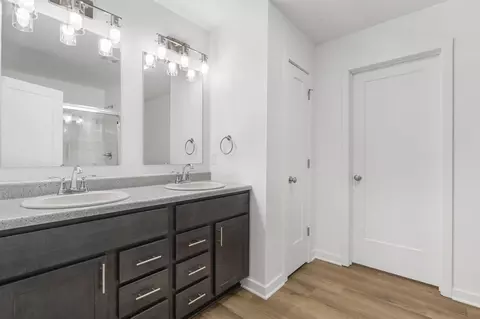 Entry Way - 558 S Abigail Ave, Republic, MO 65738 photo 5 of 5