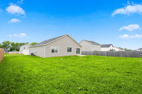 Exterior - 558 S Abigail Ave, Republic, MO 65738 photo 5 of 11