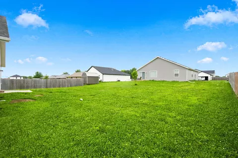 Exterior - 558 S Abigail Ave, Republic, MO 65738 photo 4 of 11