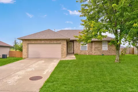 772 S Hackberry Ave, Nixa, MO 65714