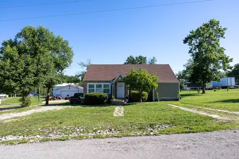 339 First St, Summersville, MO 65571