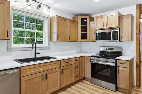 Kitchen - 261 Renee Ave, Sparta, MO 65753 photo 1 of 3