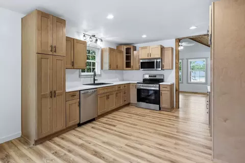 Kitchen - 261 Renee Ave, Sparta, MO 65753 photo 3 of 3