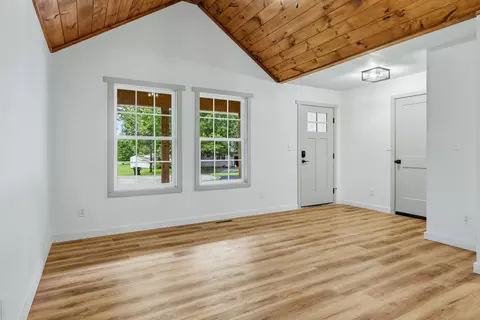 Living - 261 Renee Ave, Sparta, MO 65753 photo 1 of 2