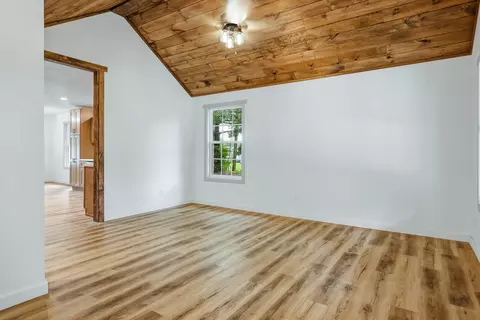Living - 261 Renee Ave, Sparta, MO 65753 photo 2 of 2
