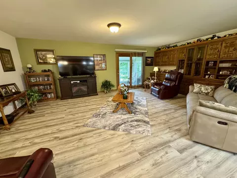 Living - 12459 Farm Road 1015, Exeter, MO 65647 photo 3 of 3