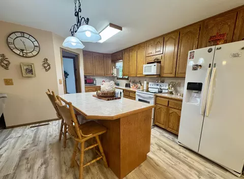 Kitchen - 12459 Farm Road 1015, Exeter, MO 65647 photo 2 of 2