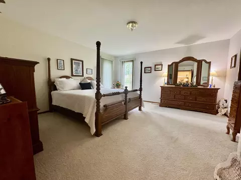 Bedroom - 12459 Farm Road 1015, Exeter, MO 65647 photo 1 of 1