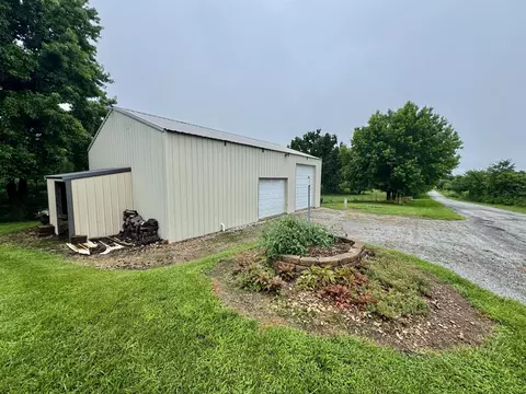 Exterior - 12459 Farm Road 1015, Exeter, MO 65647 photo 6 of 9