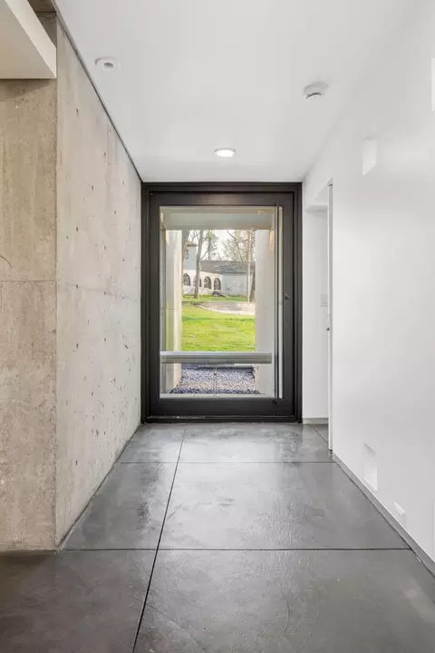 Entry Way - 3023 E Inglewood Ct, Springfield, MO 65804 photo 1 of 5