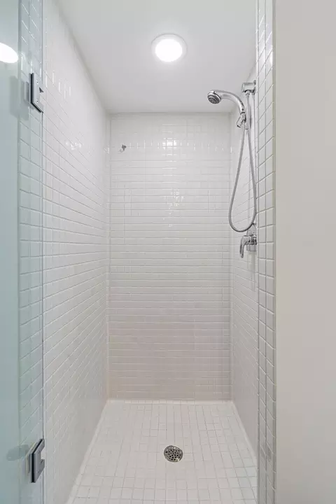 Bath - 3023 E Inglewood Ct, Springfield, MO 65804 photo 6 of 6