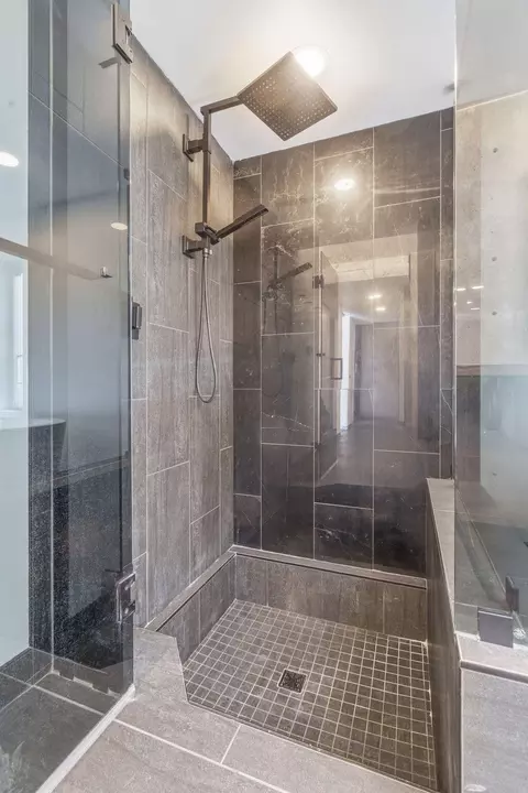 Bath - 3023 E Inglewood Ct, Springfield, MO 65804 photo 4 of 6