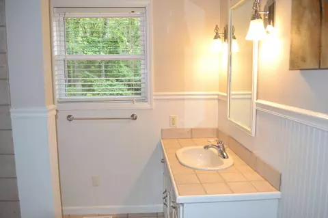 Bath - 267 Dickens Cir, Forsyth, MO 65653 photo 1 of 7