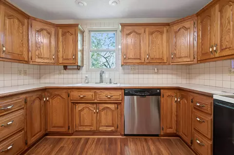 Kitchen - 537 W Talmage St, Springfield, MO 65803 photo 2 of 5